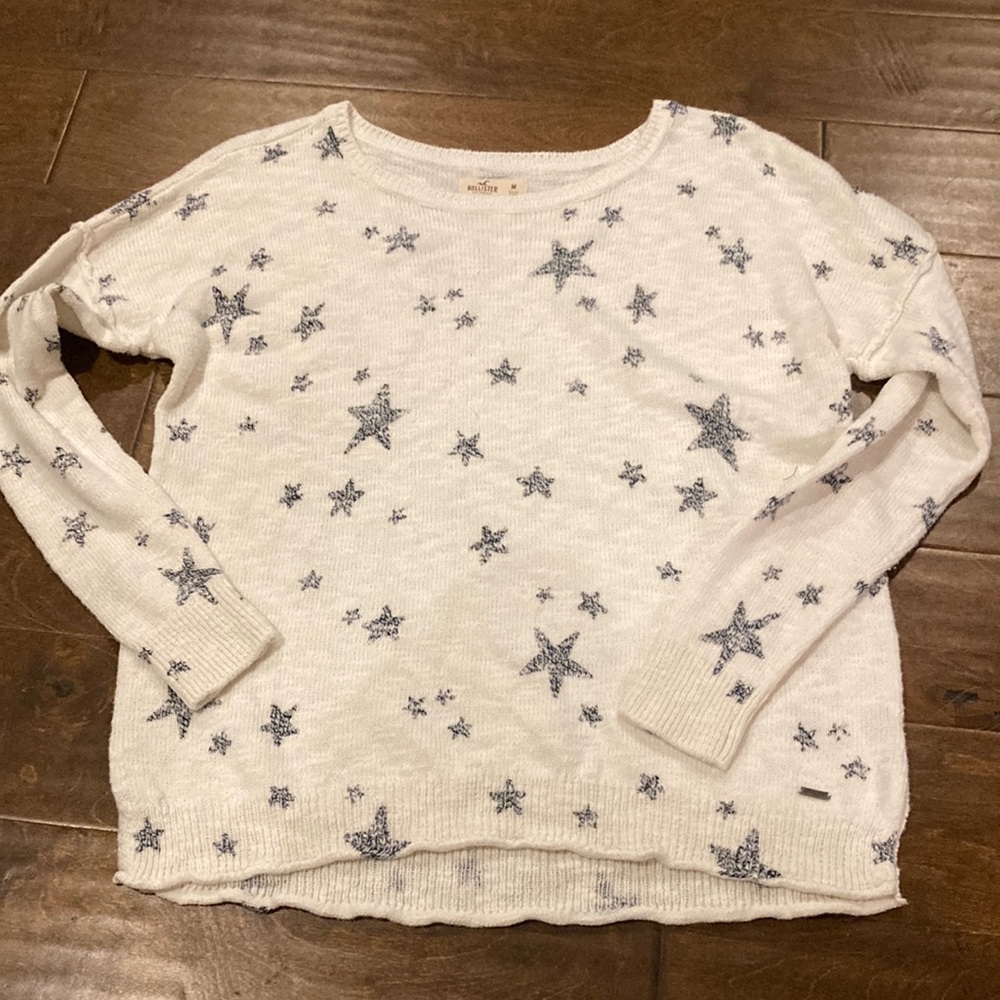 Hollister crewneck lightweight star print size medium sweater!